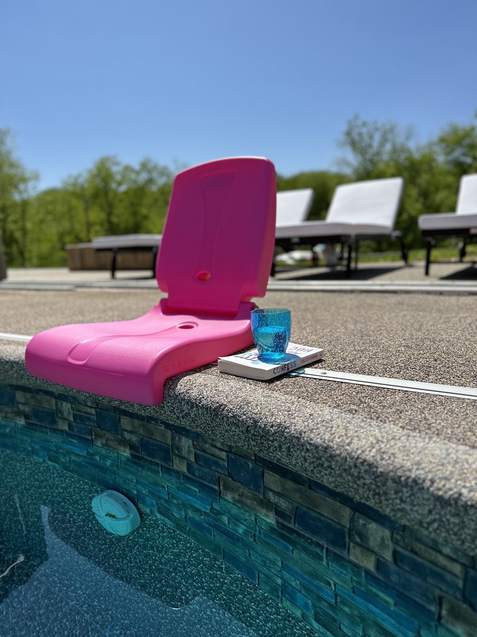 step2poolchair Fashionably Late Mom