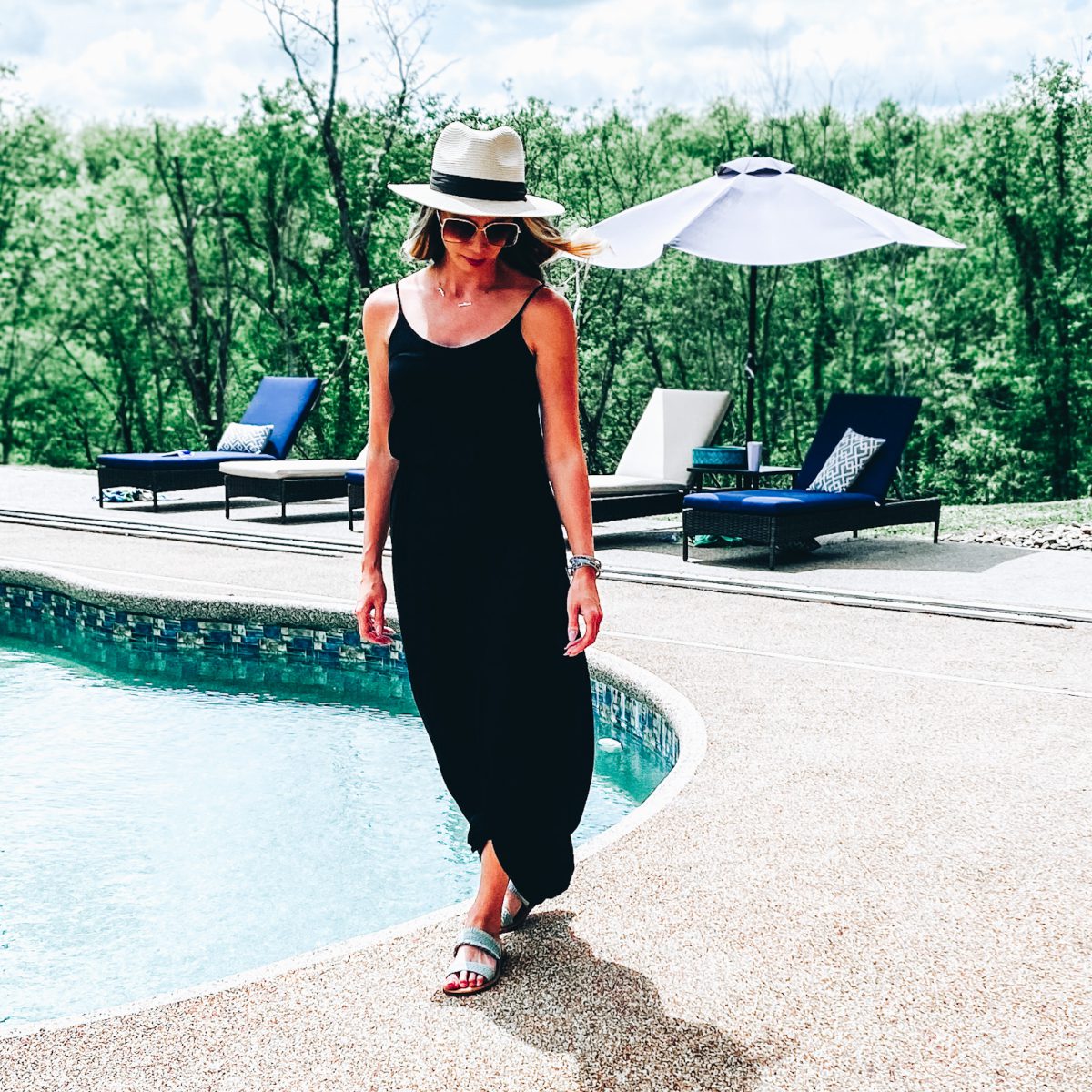Cute Summer Dresses for Moms featured by top Pittsburg mom fashion blog, Fashionably Late Mom.