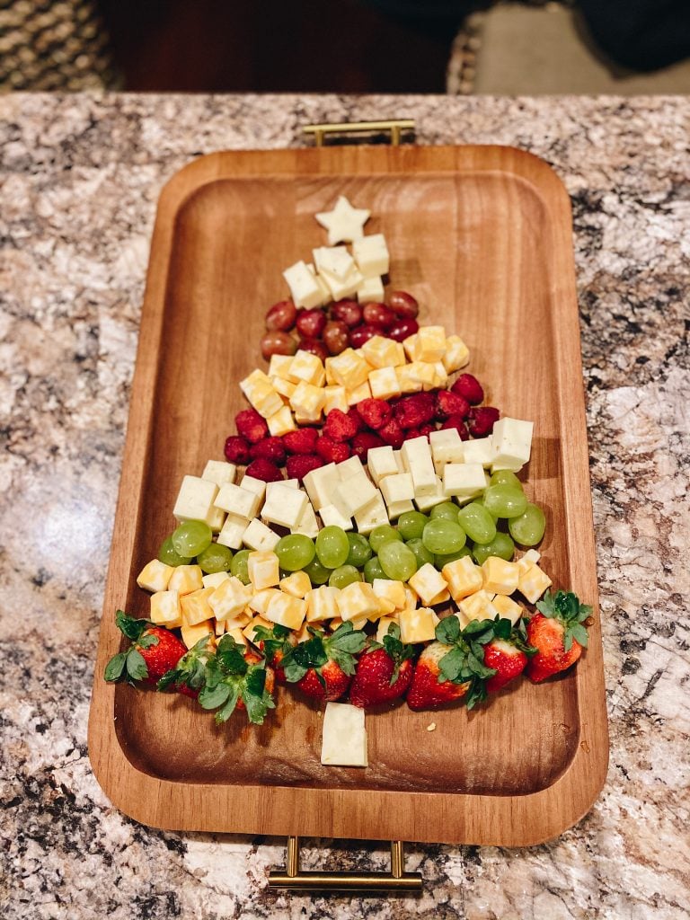 christmas tree cheese board, charcuterie board, appetizer recipe, holiday recipes, christmas tree cheese tray