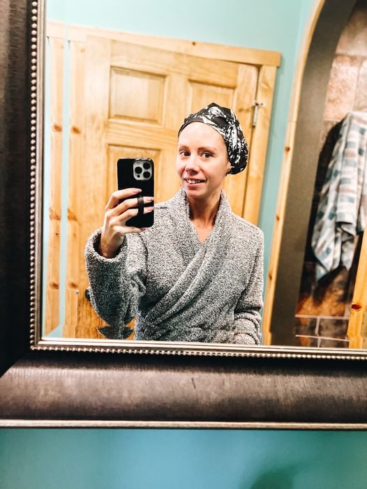 healthy hair tips, showercap, cozy robe, shhowercap